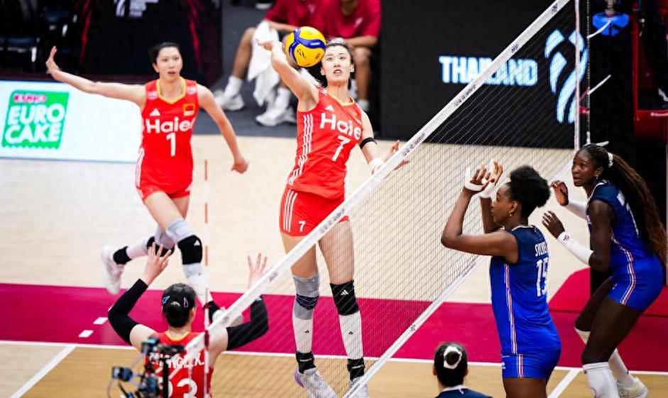 女排世锦赛悲喜夜:中国队1-3爆冷出局,巴西逆转,八强已出六席